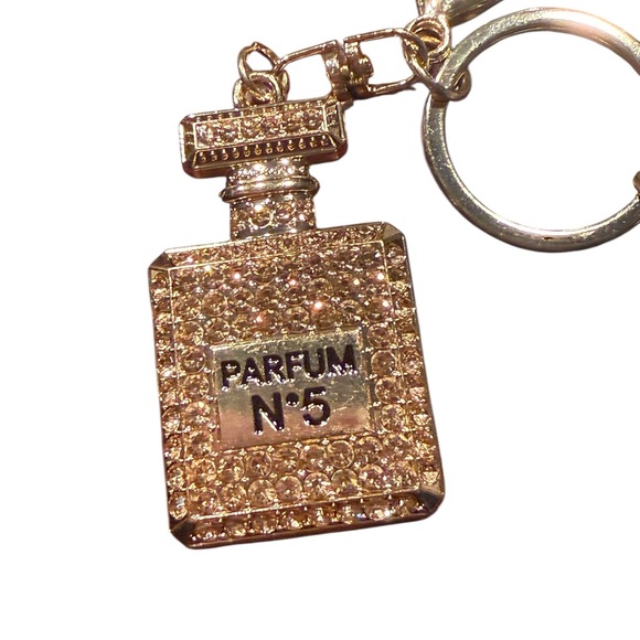 Parfum N°5 Bottle & Red Crystal '5' Charm Keychain - Picture 2 of 2